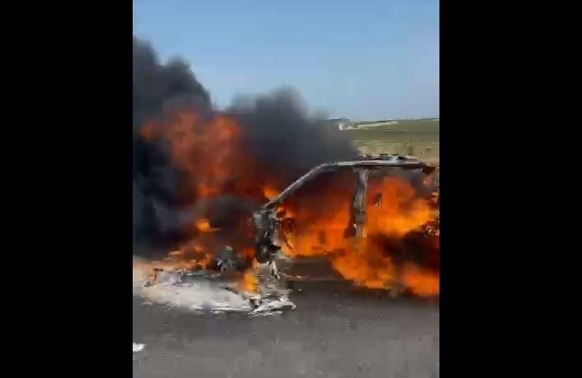 Bakıda “Land Rover” yanıb kül oldu- Video