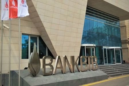 Ukraynalı qadınla azərbaycanlı bankir arasında qalmaqal – FOTO