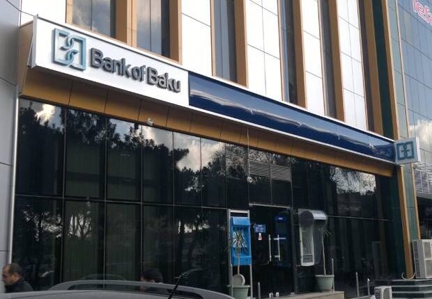 “Bank of Baku”nun rüşvət alan eks-əməkdaşının cəzası azaldıldı