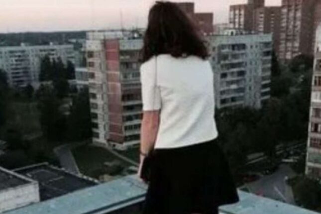 Bakıda tələbə qız özünü 15-ci mərtəbədən atdı