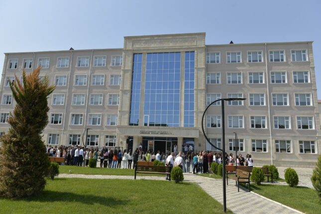 LDU-da 180 nəfər üçün 250 ədəd qələm məsələsi: Tender niyə ləğv olunub?