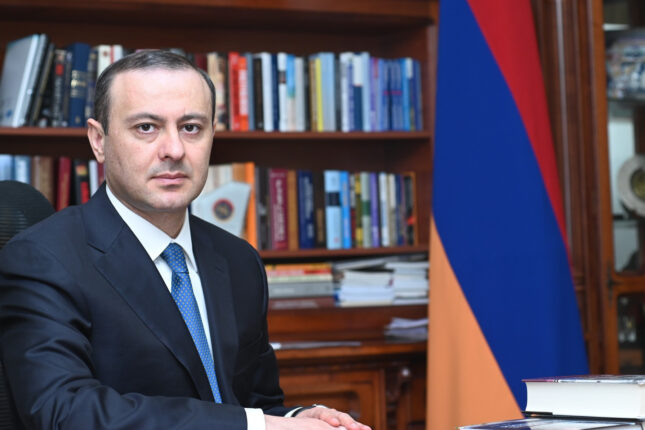 Qriqoryan Azərbaycanın sərhəddə qoşun yığması xəbərini təkzib etdi