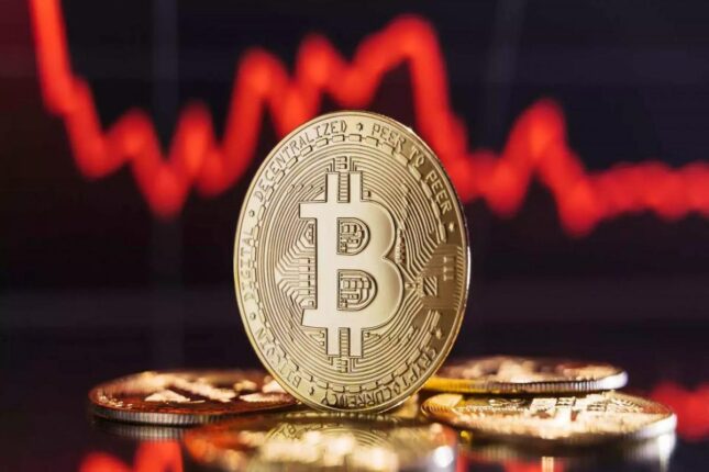 Trampın son qərarı ilə “Bitcoin”in qiyməti 82 min dolları keçib