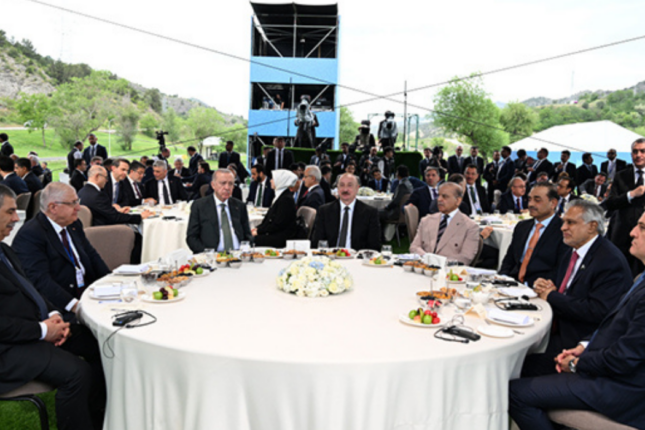 Liderlər  Məhəbbət Kazımovun  “Laçınım” mahnısını dinləyiblər – VİDEO