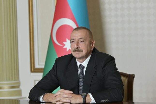 Prezident 4 Rusiya vətəndaşını əfv etdi