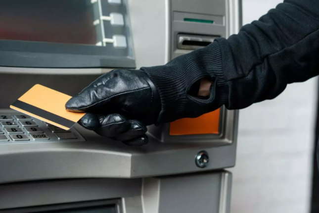 Azərbaycanda 4 ayda bank kartlarından 6 milyon manatdan çox pul oğurlanıb