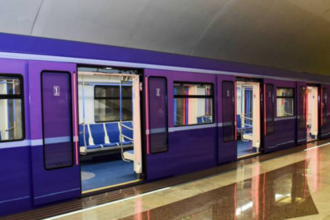 Bakı metrosunda işıq kəsildi – Qatarlar gecikir