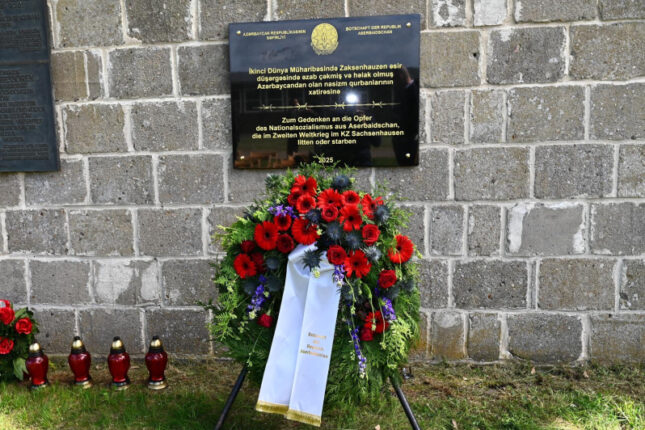 Almaniyanın Zaksenhauzen əsir düşərgəsində azərbaycanlı əsirlərə həsr edilmiş xatirə lövhəsi açılıb