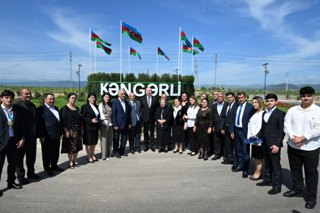 Prezident Kəngərli sakinləri ilə görüşdü – Fotolar