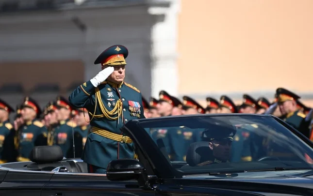 Putin Quru Qoşunlarının baş komandanını vəzifəsindən AZAD ETDİ