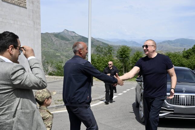 Prezident Laçında sakinlərlə GÖRÜŞDÜ – FOTOLAR