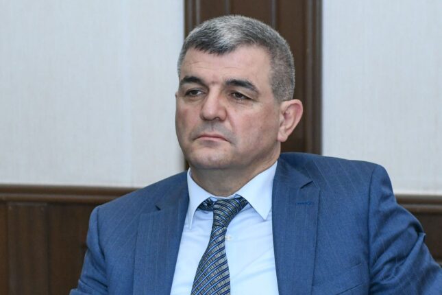 Deputat diplomlu, amma işsiz qazilərdən danışdı