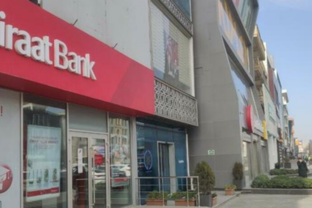 Əhali “Ziraat Bank Azərbaycan”dan pullarını geri götürür…