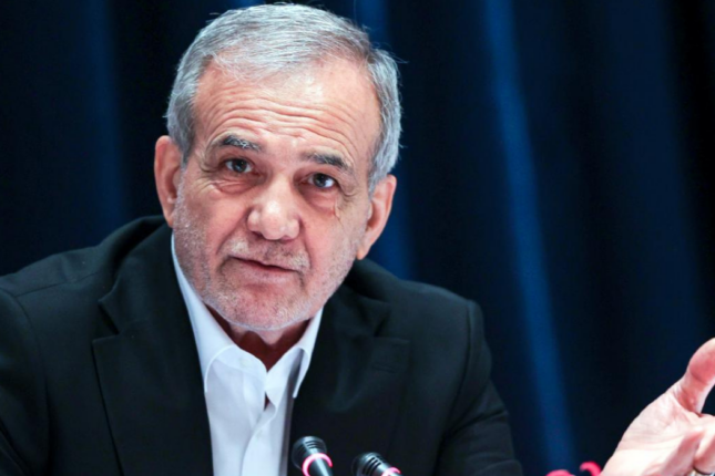 Mollalar Pezeşkiayana qarşı: “Onun çıxışlarından pis iy gəlir”
