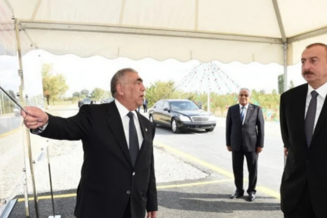 İlham Əliyev yol tikintisi ilə tanış oldu