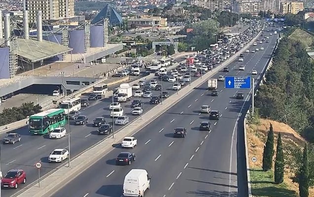 Sürücülərin nəzərinə! – Bu yollarda sıxlıq var