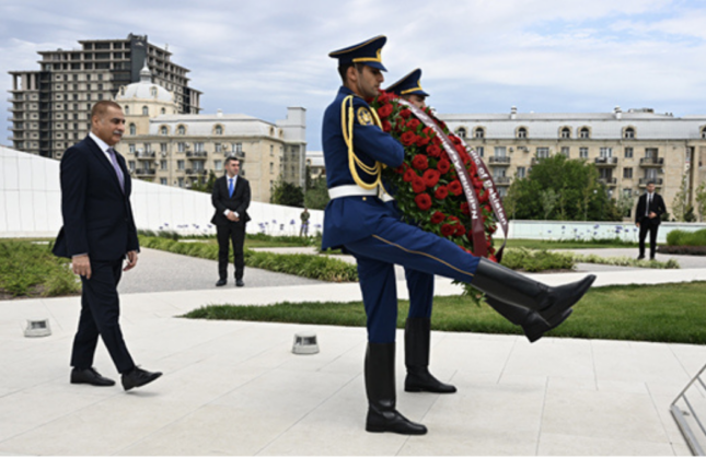 Sərdar Ayaz Sadiq Zəfər parkında və Fəxri xiyabanda – Fotolar