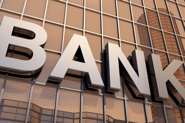 Bu bankın bankomatları kartları udur – Diqqətli olun!
