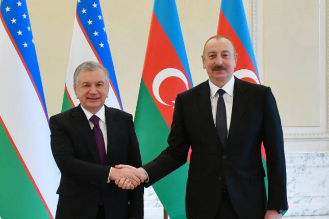 İlham Əliyev Özbəkistan Prezidentinə zəng edib