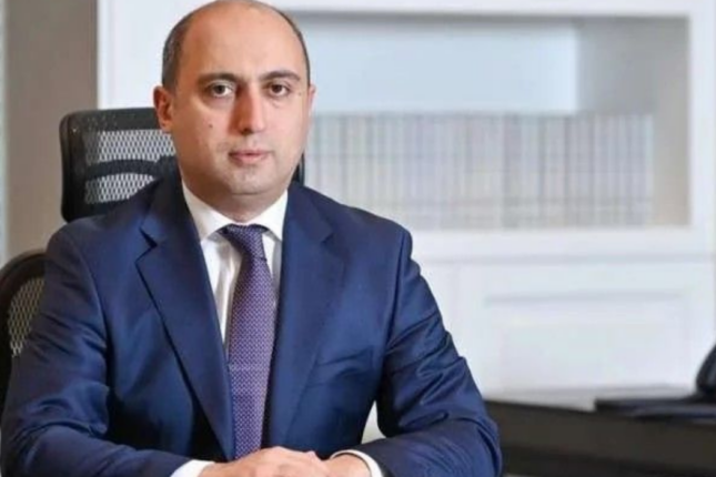 Emin Əmrullayev bu məmurun qohumu ilə bağlı əmr imzaladı