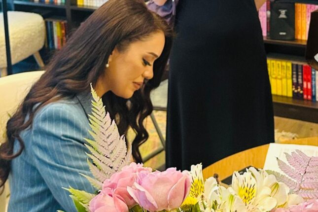 “Dünyanı işıqla görmək üçün yazdım” – Sabina Nasiflə MÜSAHİBƏ