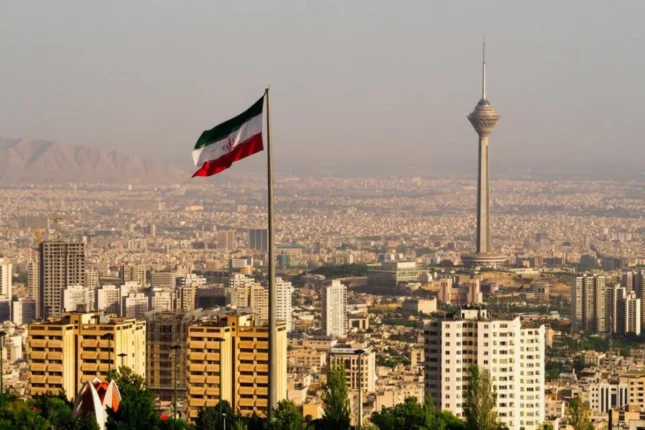 Tehran öz gözündə tiri görməyib, özgəsinin gözündə tük axtarır