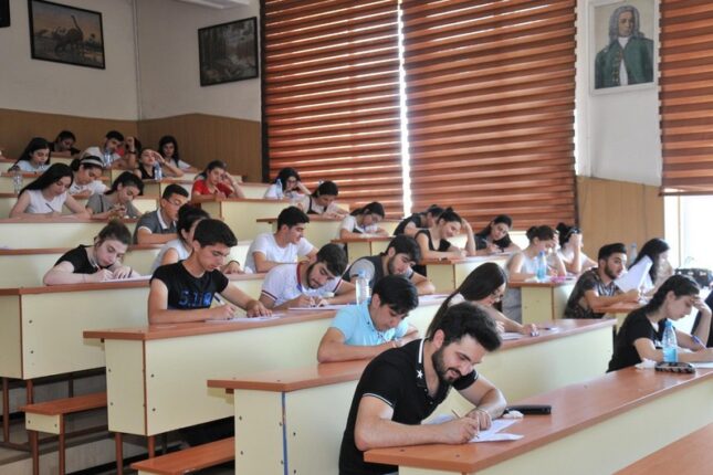 208 nəfər imtahansız universitetə QƏBUL OLDU
