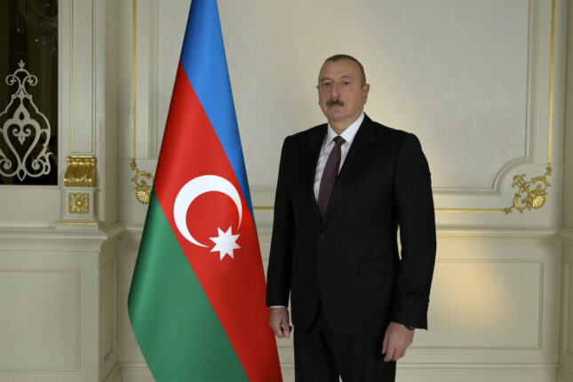 Prezident Gəncədə bazalt məhsullarının istehsalı müəssisəsinin təməlini qoyub