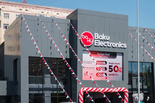 “Baku Electronic”sdə müştəriyə xarab telefon satdılar – Foto