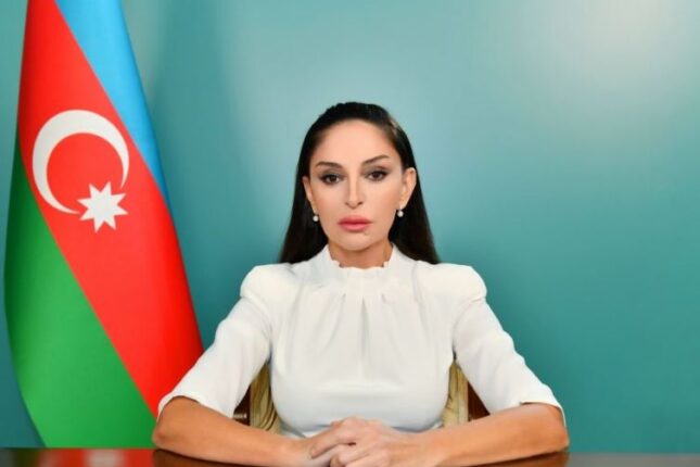 Tatarıstan Respublikasının Rəisi Mehriban Əliyevanı təbrik etdi