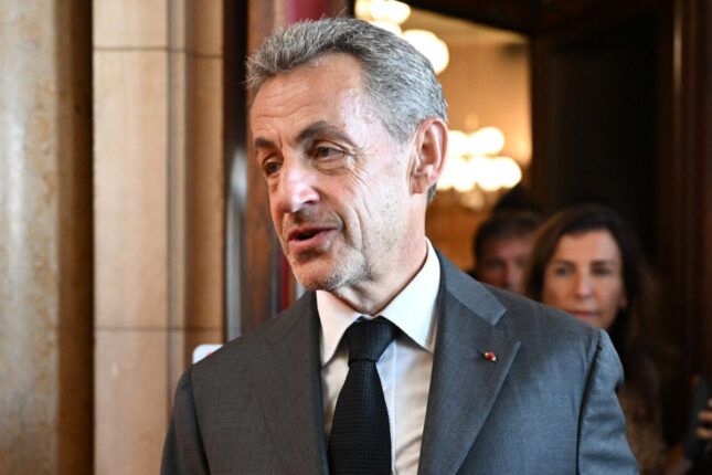 Sarkozi 5 il müddətinə azadlıqdan məhrum edildi