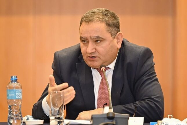 Etibar Əliyevdən sərt tənqid: “BANM proqramlaşdırmanı öyrətmir?