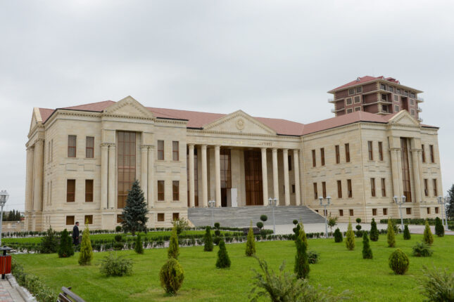 Quba İcra Hakimiyyəti bir ildə iki dəfə yolları təmir edib