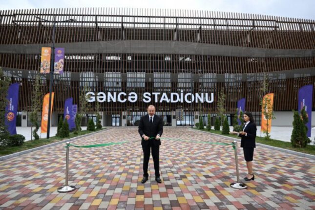 İlham Əliyev Gəncə şəhər stadionunun açılışında iştirak edib