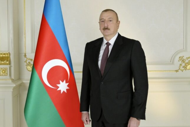 Prezident İlham Əliyev Zəfər parkına əklil göndərib