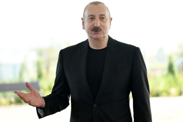 “İndi Ağalının içi ilə keçdim, gördüm ki…” “İndi Ağalının içi ilə keçdim, gördüm ki…”