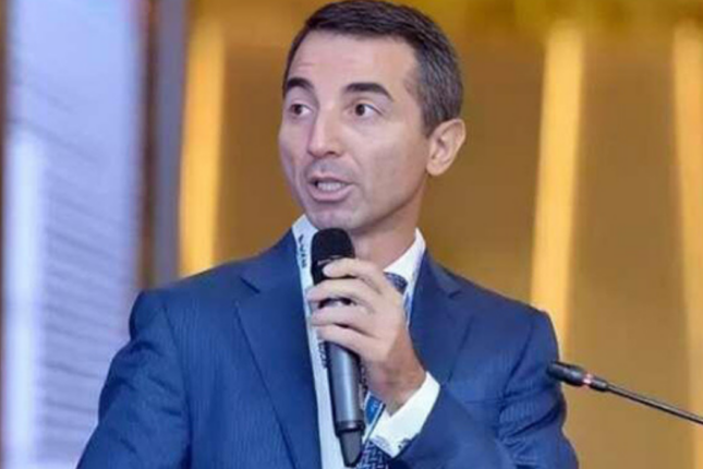 Əhmədzadəyə görə iki market şəbəkəsi çökdü Əhmədzadəyə görə iki market şəbəkəsi çökdü