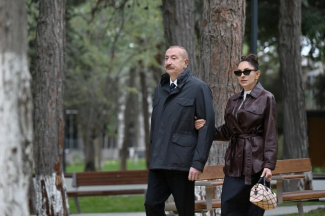Prezident və xanımı Nərimanov rayonunda parkın açılışında