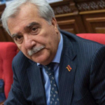 ermeni-deputat-gecikseydik-qarabagda-qosunlarimiz-muhasireye-dusecekdi