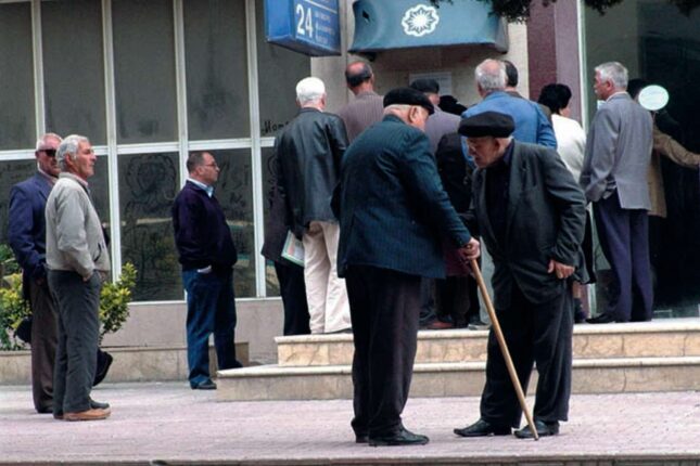 Bu şəhərlərdə pensiyalar ödənildi