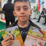 baki-kitab-sergisinde-surpriz-11-yasli-muellif-kitab-satir-video