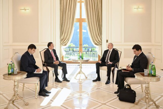 Prezident Qəbələdə qəbullar keçirdi (FOTO)