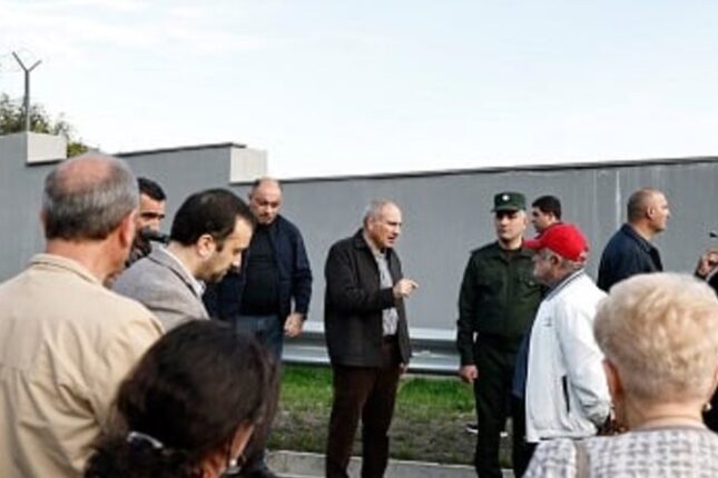Paşinyan Azərbaycanla sərhədə gəldi Paşinyan Azərbaycanla sərhədə gəldi