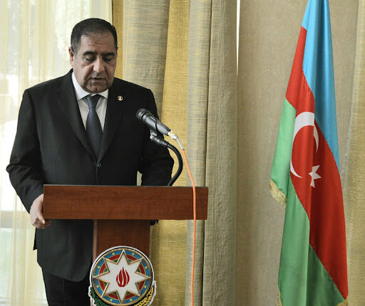 Saxlanılan icra başçısının qızı hakimdir – Foto