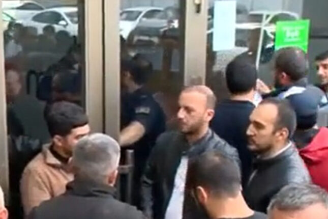 “Sistem bərbaddır, gecə 4-ə qədər növbədə dayanmışıq” – Video “Sistem bərbaddır, gecə 4-ə qədər növbədə dayanmışıq” – Video