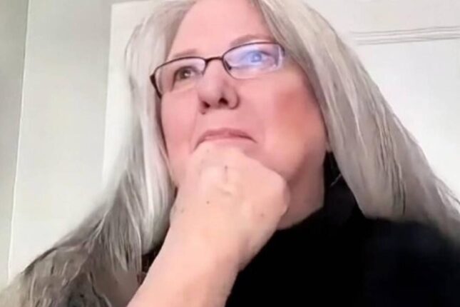 70 yaşında ərindən boşandı, striptizə başladı – FOTO 70 yaşında ərindən boşandı, striptizə başladı – FOTO