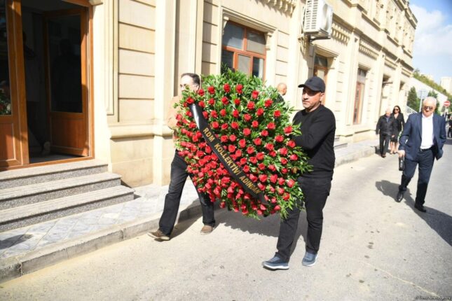 Oqtay Şirəliyevlə vida mərasimi keçirilir – FOTO