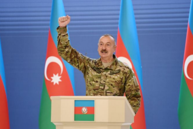 “Hraparak”: “Real olan Əliyevin dəmir yumruğudur” “Hraparak”: “Real olan Əliyevin dəmir yumruğudur”