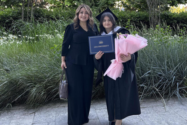 Həkimlər yanğında anası ölən qızı oyanmağa qoymur