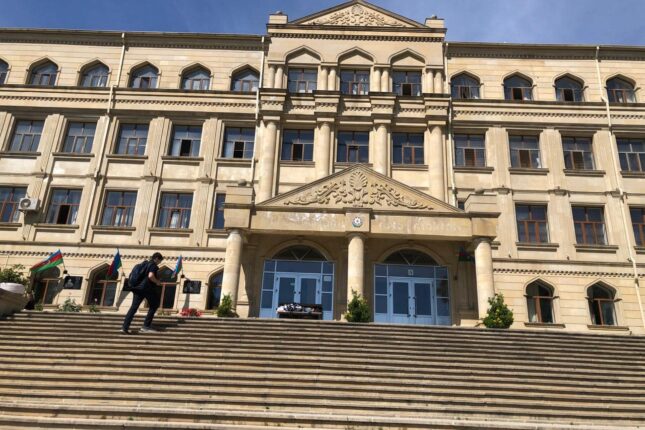 147 saylı məktəbdə qalmaqal: Müəllimlər dərsə girmədilər 147 saylı məktəbdə qalmaqal: Müəllimlər dərsə girmədilər